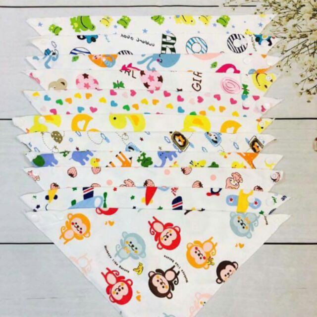 Khăn tam giác xô có cúc bấm cho bé - Combo 3 cái