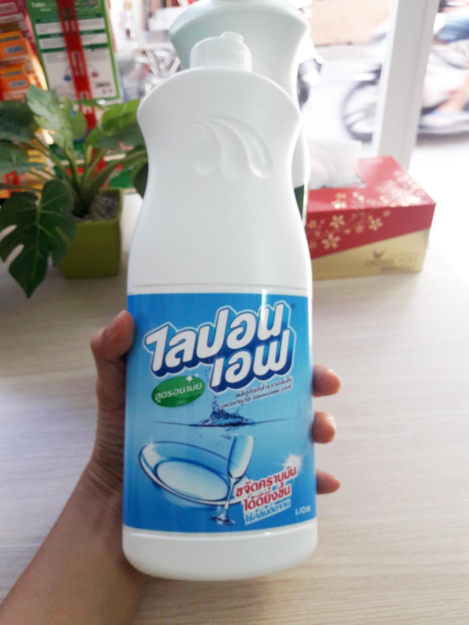 Nước rửa chén Lipon tinh khiết chai 800ml Thái Lan