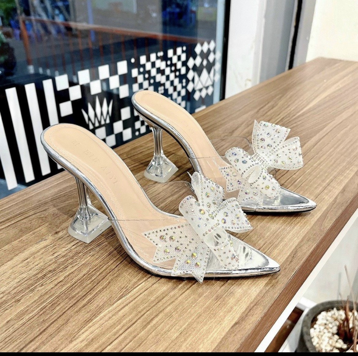 Guốc pha lê 7p quay nạm đá hạt siêu hot.