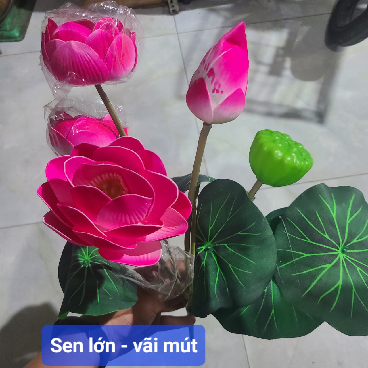 CHÙM HOA SEN GIẢ TRANG TRÍ TẾT