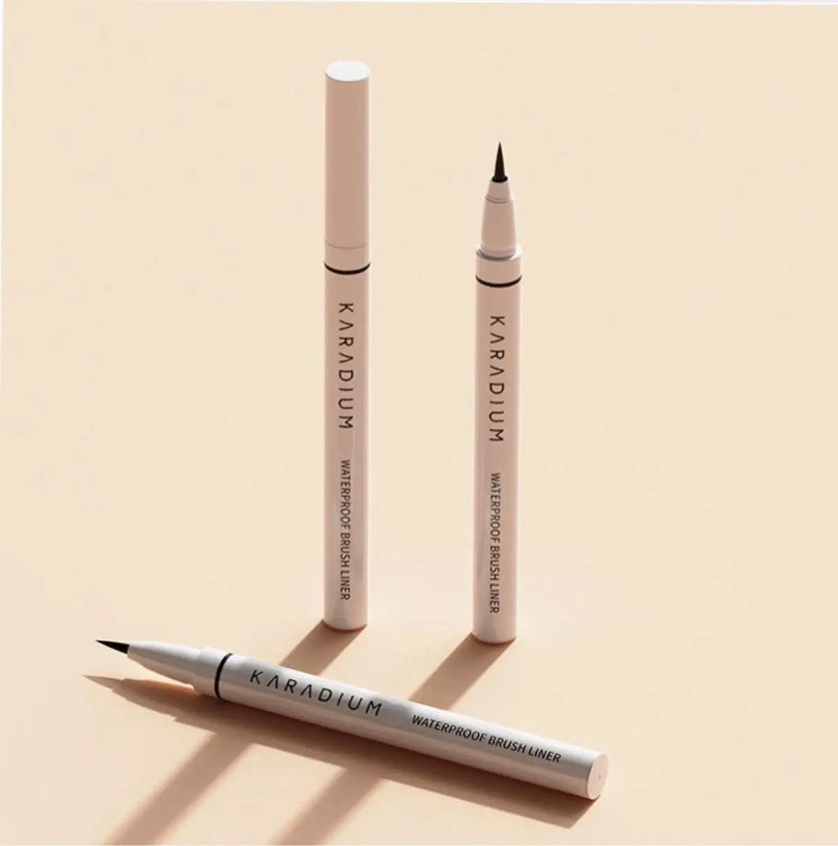 Bút Kẻ Mắt Nước Lâu Trôi, Không Lem Karadium Waterproof Brush Liner 0.55g