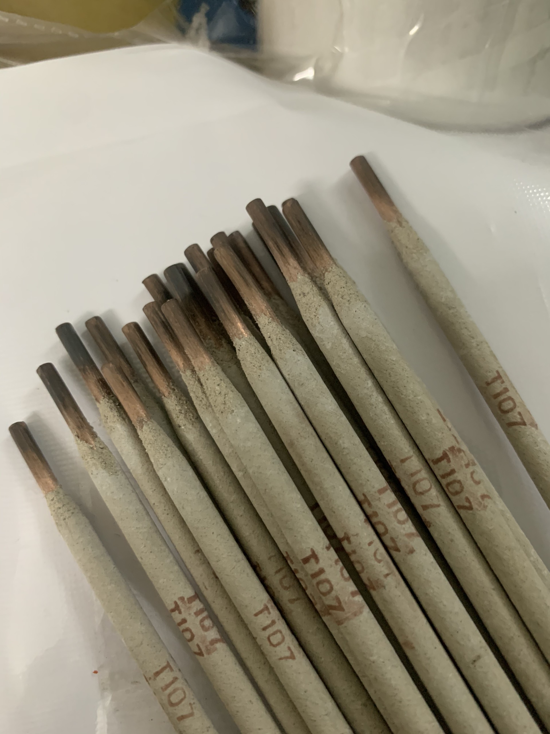 05 Que hàn đồng bọc thuốc ( hàn điện ) 3.2mm