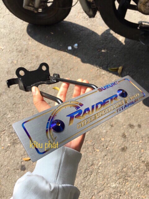 Pat bảng tên Raider Satria