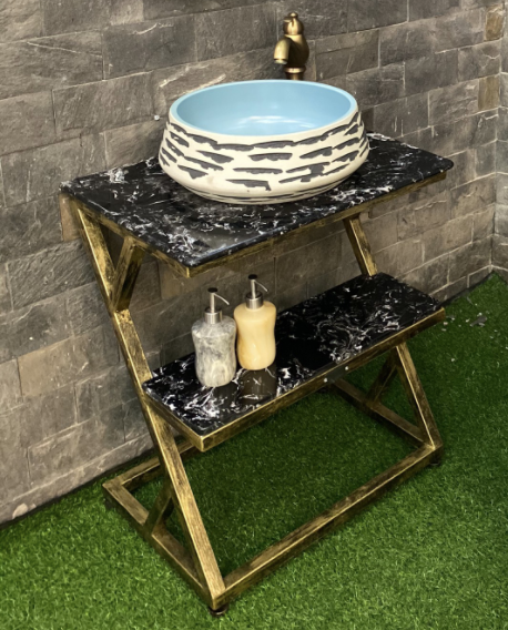 kệ để lavabo - Kệ sắt mỹ thuật ( Mặt đá 2 màu đen & trắng)