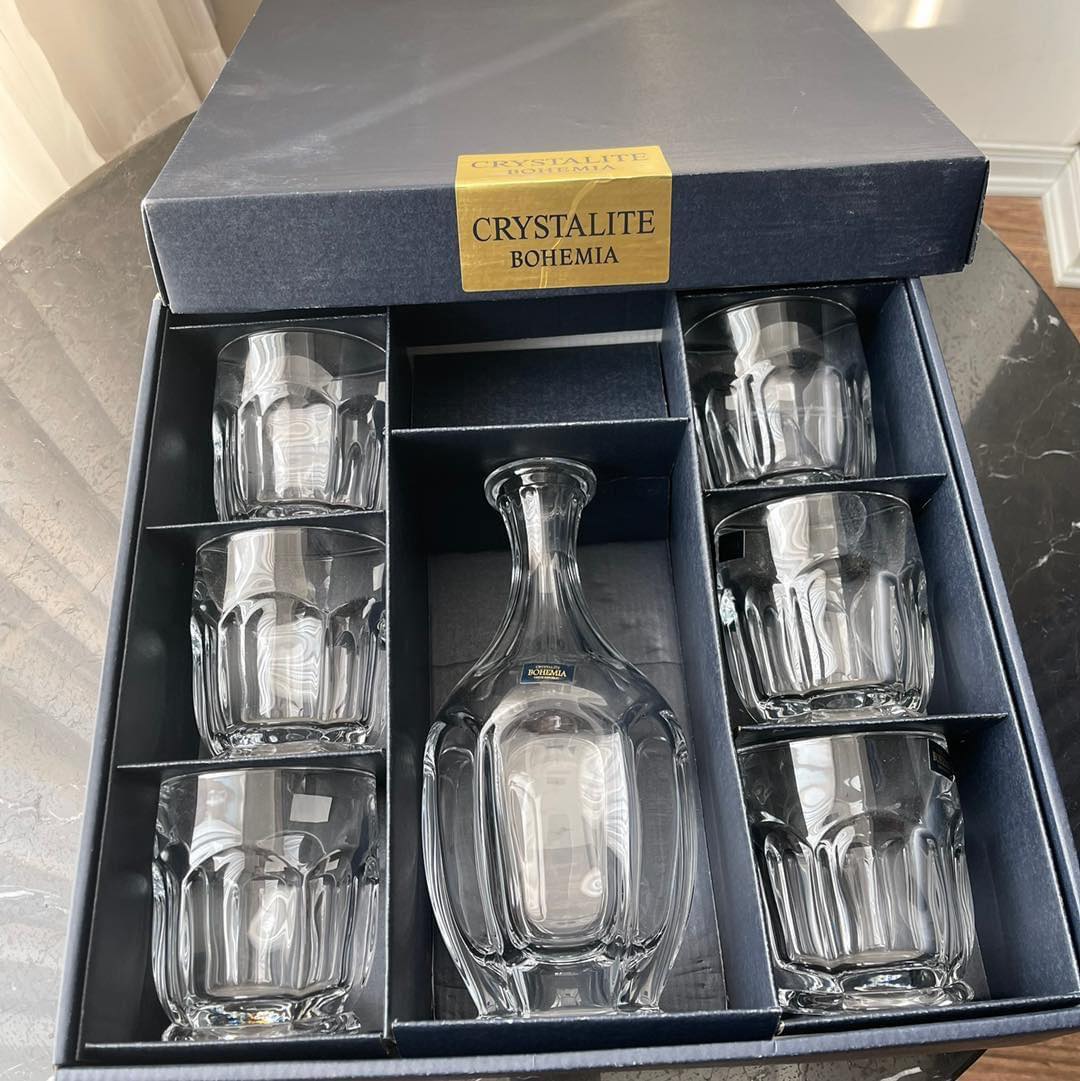 BỘ BÌNH CỐC WHISKY PHA LÊ BOHEMIA SAFARI