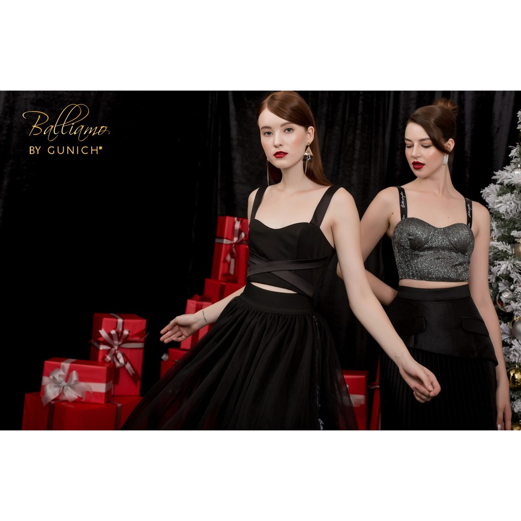 Áo croptop đen phối dây lụa đắp chéo Gunich