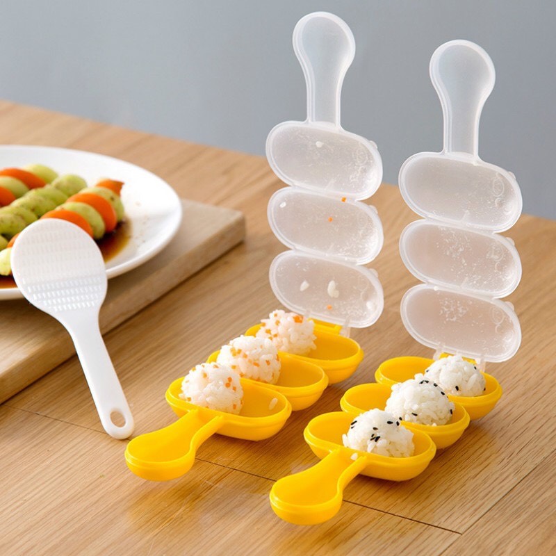 [Cửa tiệm sachichan] Dụng cụ lắc cơm, tạo viên cơm cho bé (kèm thìa)