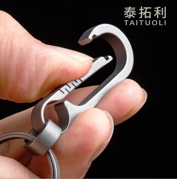 móc treo khóa titanium mini 45*18*5mm nhiều màu đẹp.