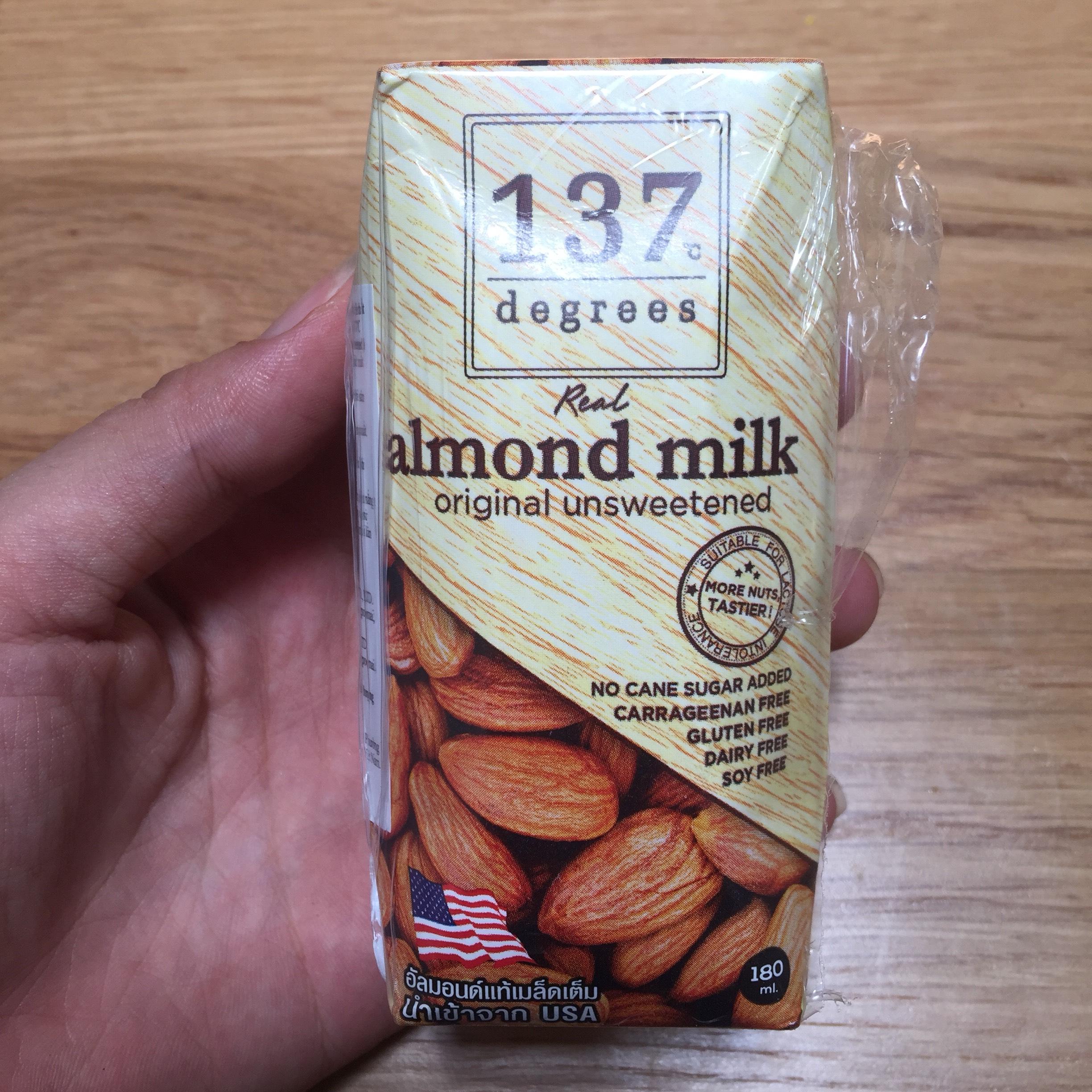 SỮA HẠT HẠNH NHÂN NGUYÊN CHẤT 137 DEGREES 180ML