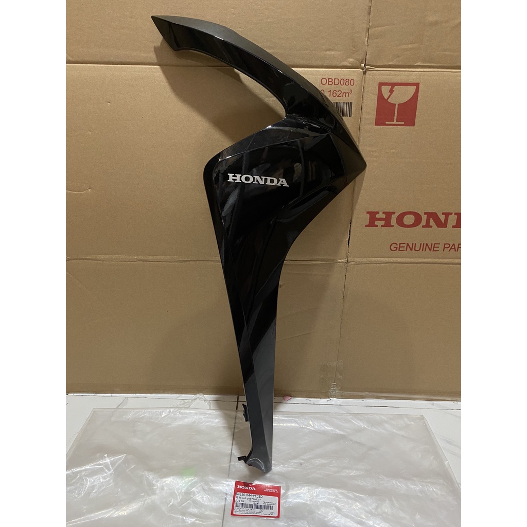Ốp trước phải - cánh yếm honda vision năm 2014-2020 màu đen.