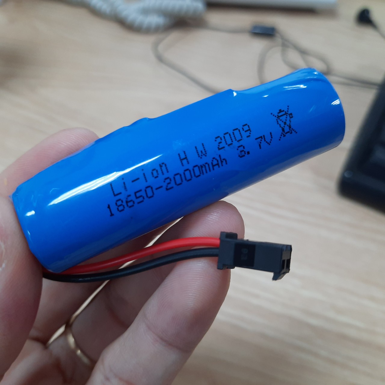 Cell pin 18650 3.7v 2000mah cho xe mô hình điều khiển cổng SM 2P (pin sạc)