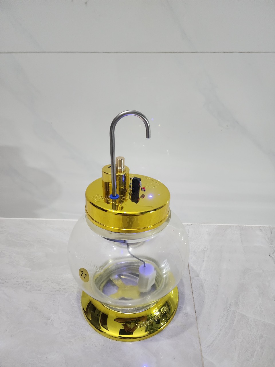 Bình rót rươu tự động  thủy tinh cao cấp 2.7 lit