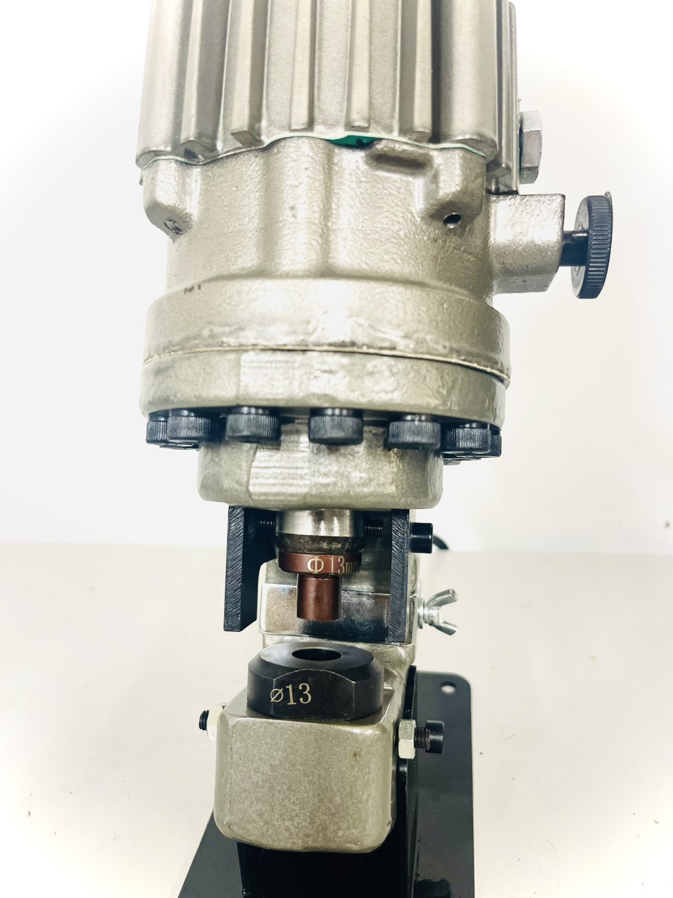 Máy đột lỗ thủy lực cầm tay MHP-20 New