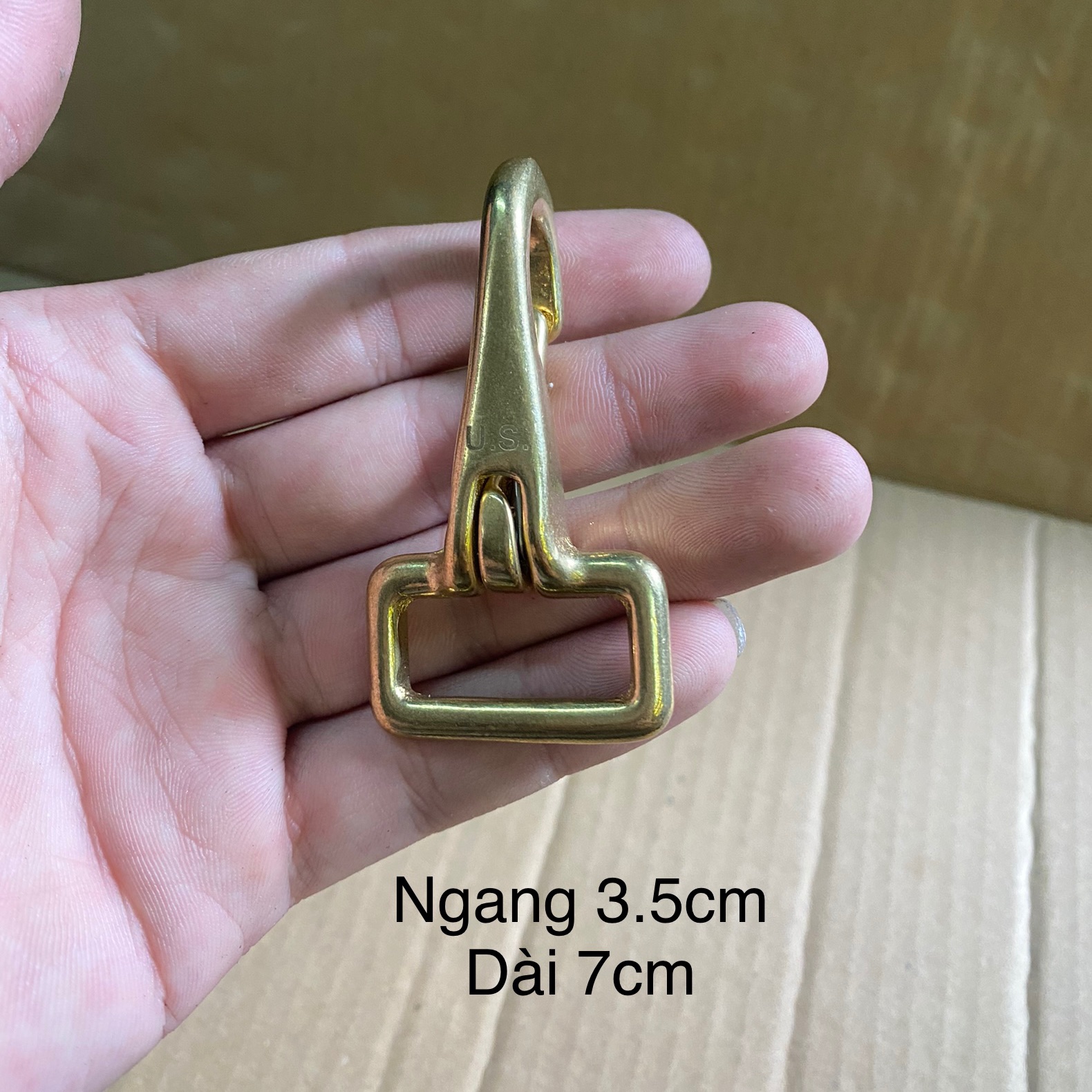 Móc khoá vuông bằng đồng