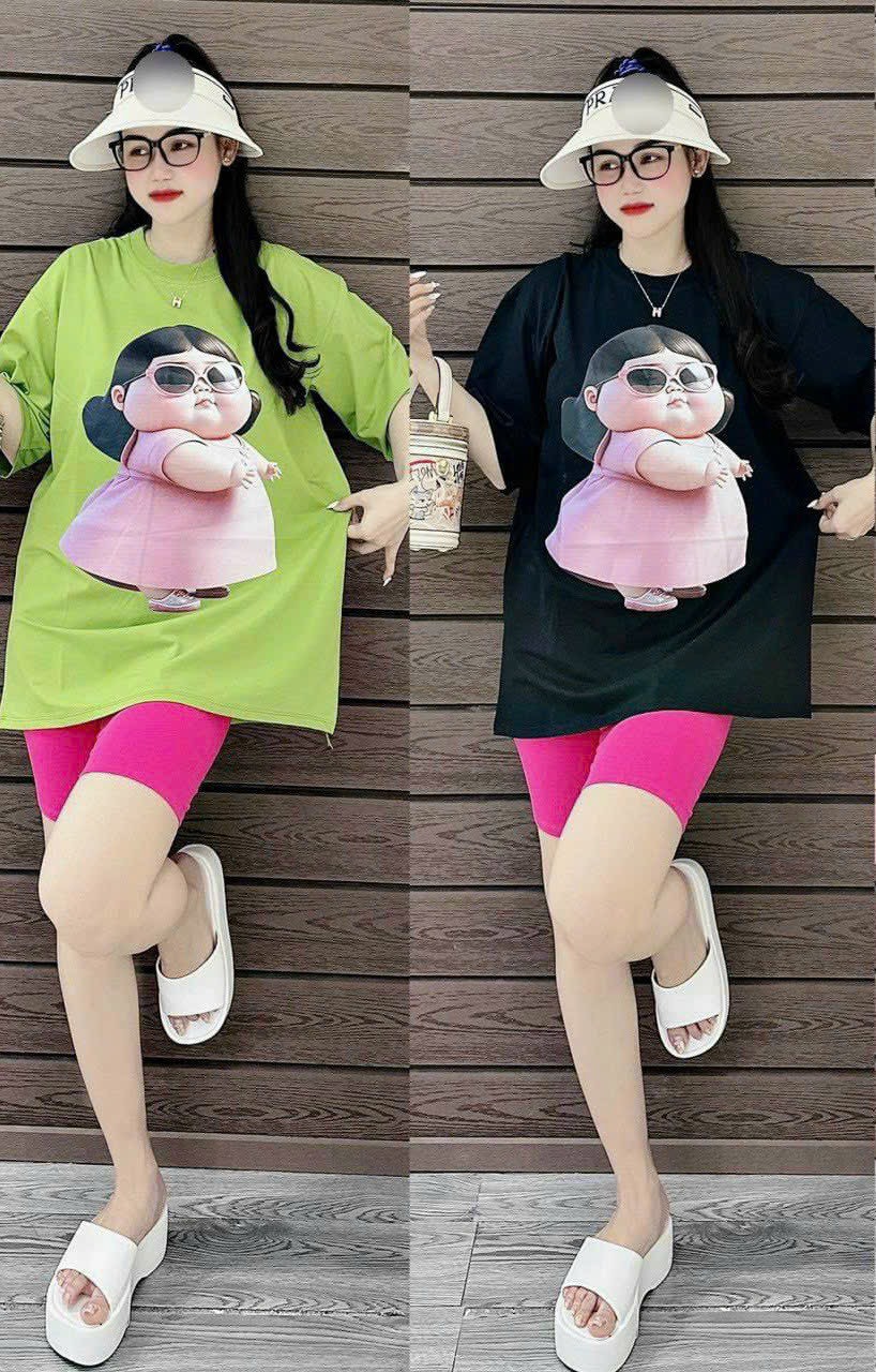 Set bộ nữ thời trang quần short kèm áo thun rộng thời trang.