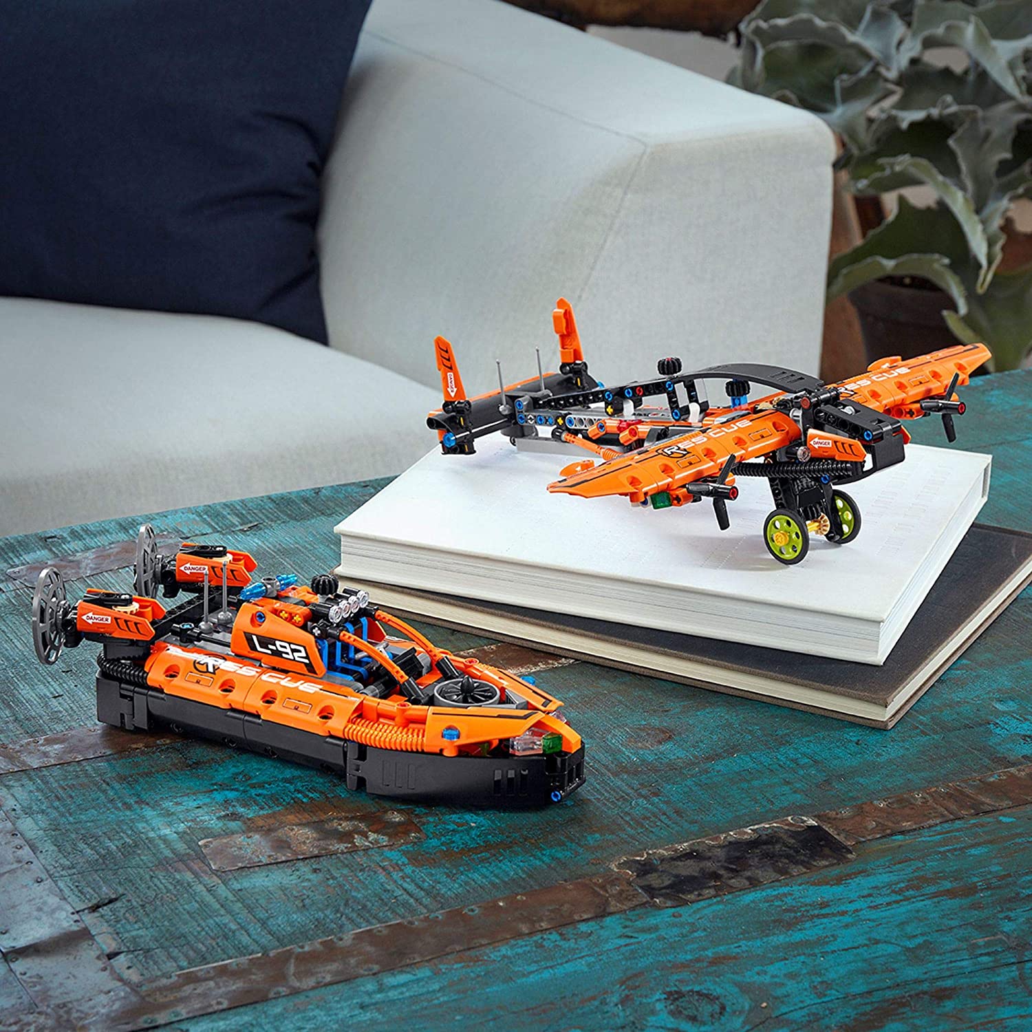 Đồ chơi LEGO TECHNIC - Ca nô Đệm Khí Cứu Hộ - 42120
