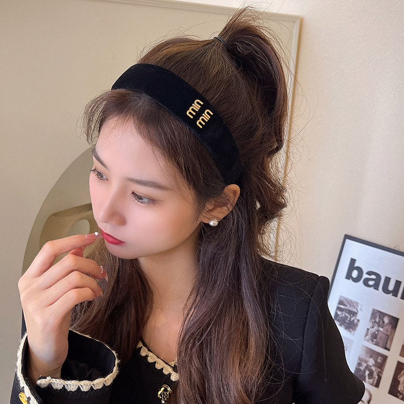 Cài tóc vintage chất nhung mịn - UniLabel