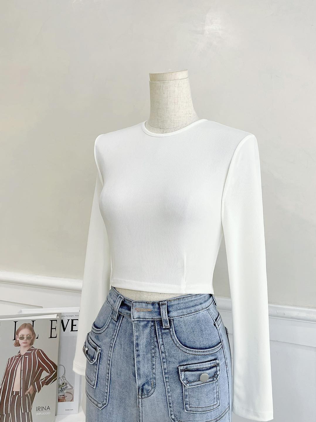 [HÀNG THIẾT KẾ CAO CẤP] Áo Croptop Thun Gân Tay Dài Basic Dễ Phối Đồ Màu Trắng / Đen