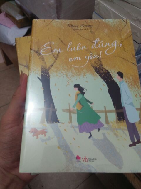 Sách - em luôn đúng, em yêu - dung quang