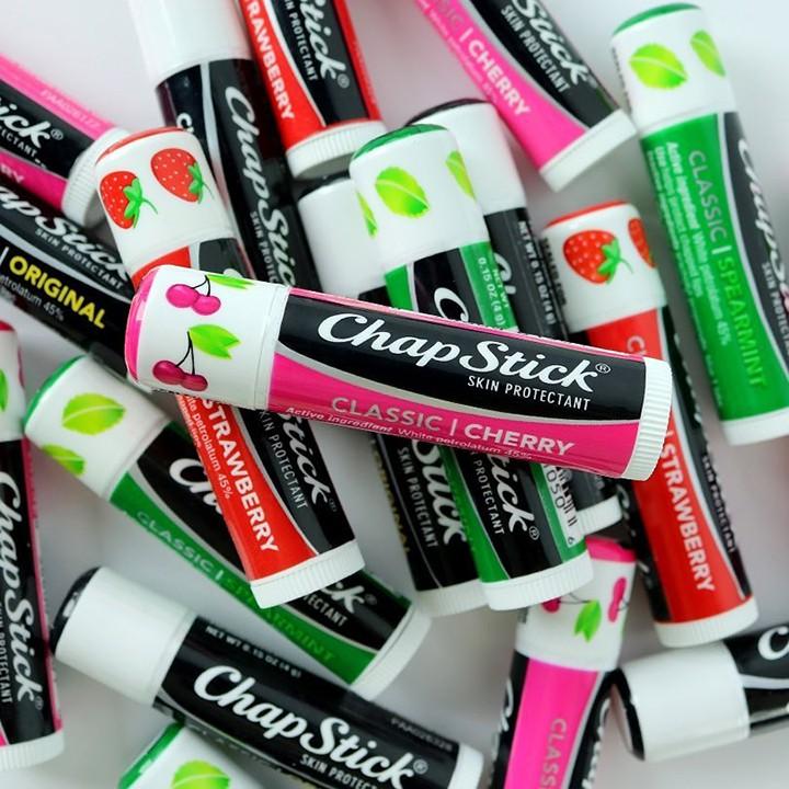 SON DƯỠNG MÔI CHAPSTICK Classic Strawberry 4g