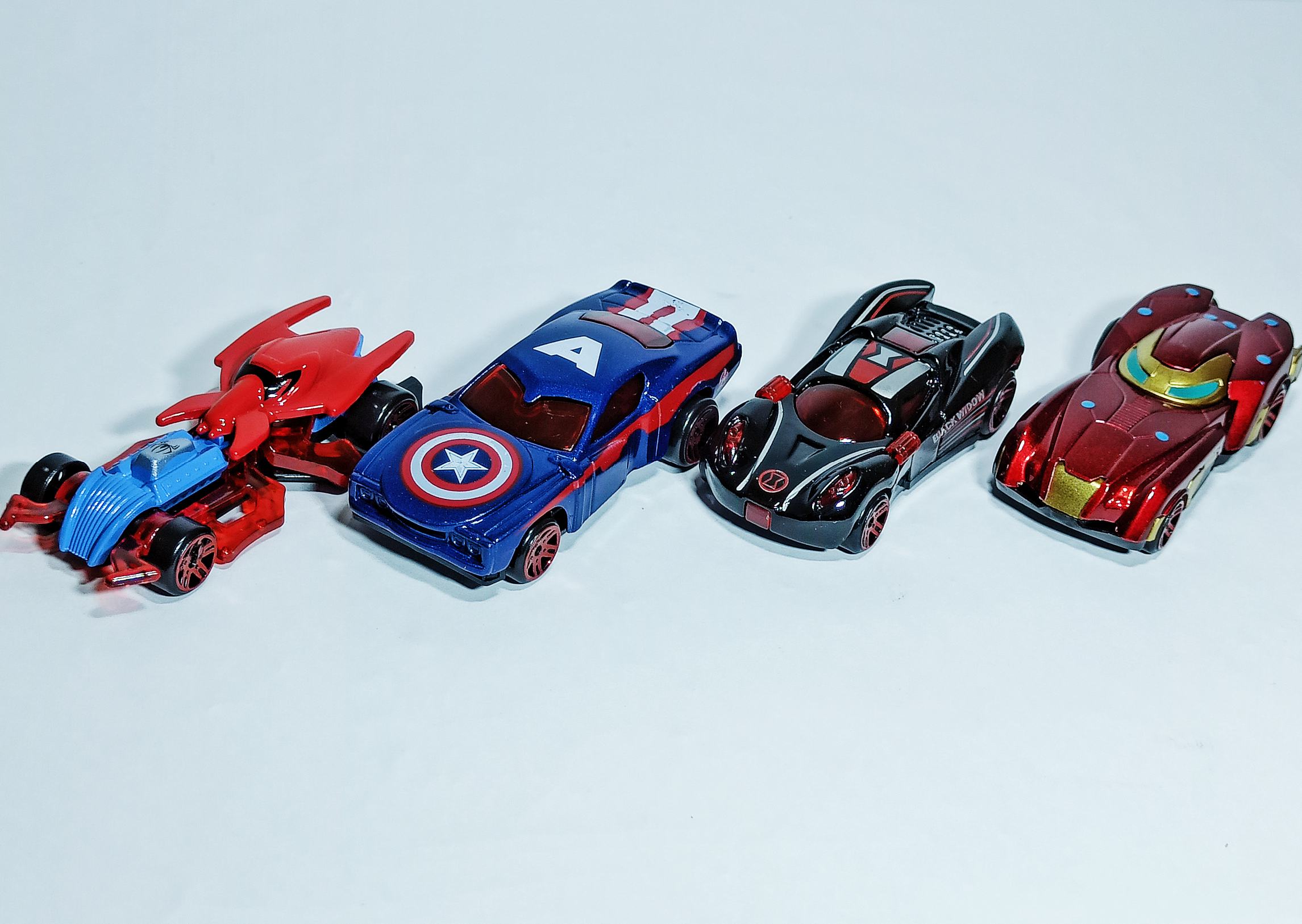 Bộ 05 Xe Sắt Siêu Anh Hùng AVENGERS