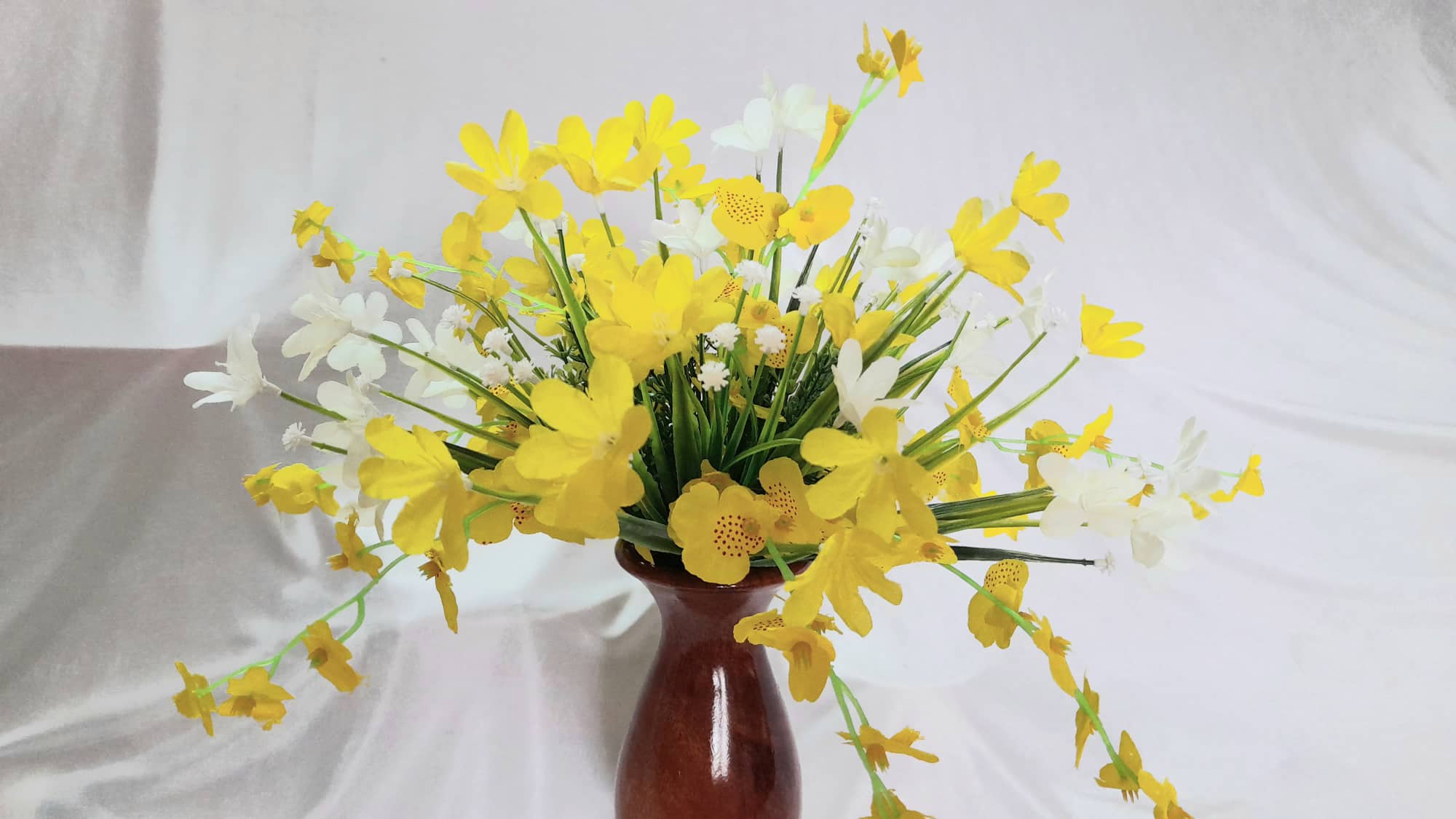 binh hoa thủy tiên gổ xà cừ