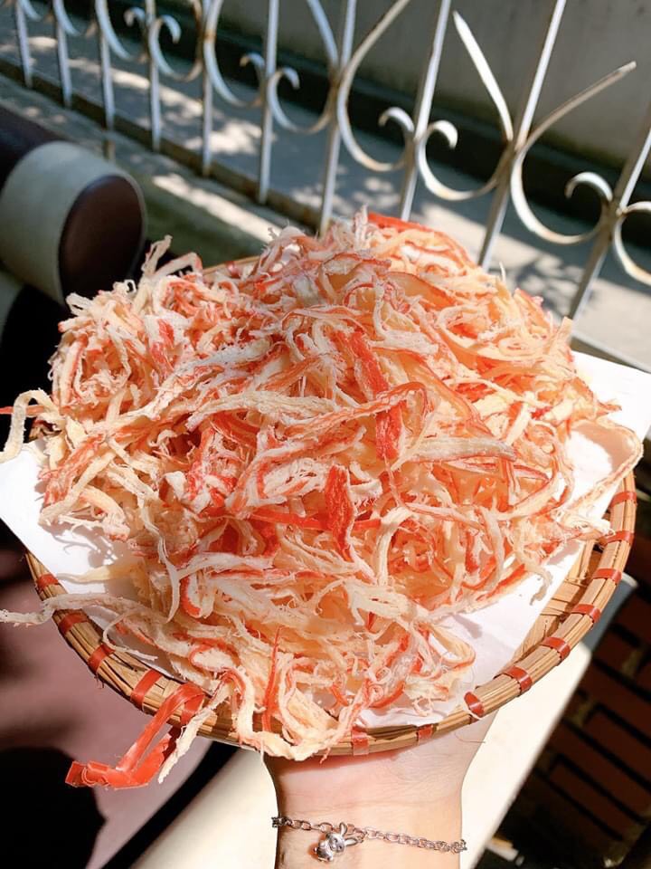 [FREESHIP MAX] Mực Một Nắng Nướng Xé Sợi ( ăn liền ) gói 50 gram sản phẩm trải nghiệm món ăn cực kỳ ngon của shop Đặc Sản Biển Phan Thiết NGỌC DŨNG . HSD 12 tháng kể từ ngày đặt hàng.