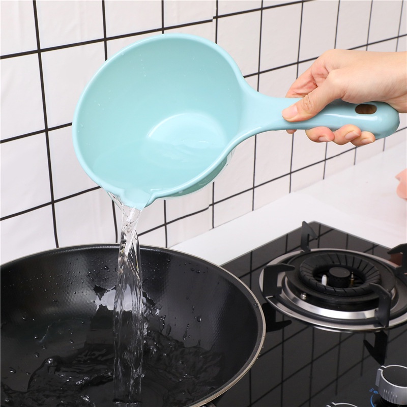 Gáo Nước, Ca Nhựa Múc Nước Cán Dài