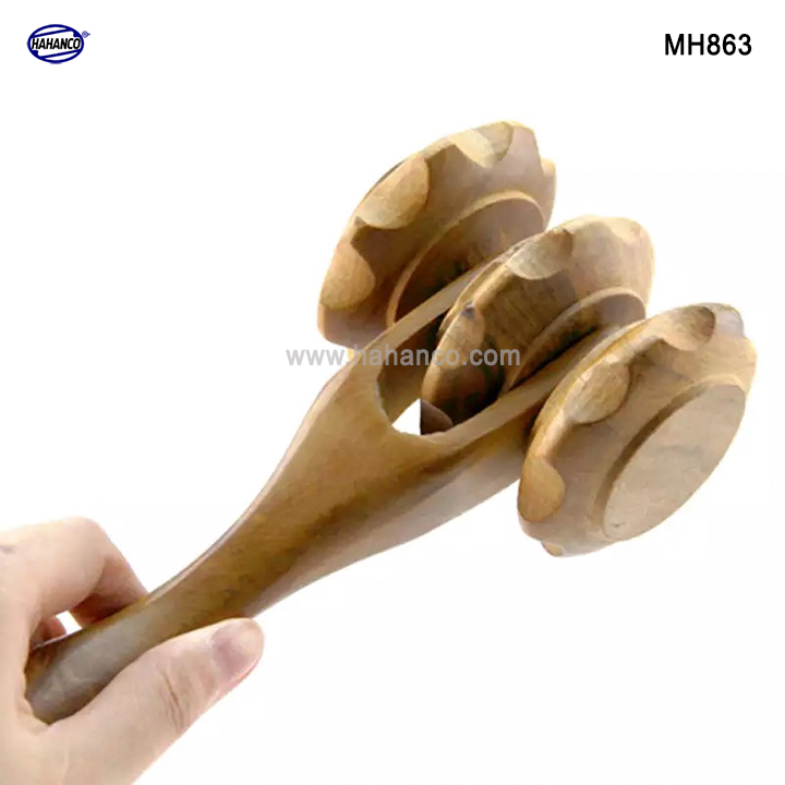 Cây lăn massage toàn thân 3 bánh gai đa năng bằng gỗ thơm (Bách Xanh) - xua tan nỗi lo đau nhức tạo cảm giác thoải mái -  MH863