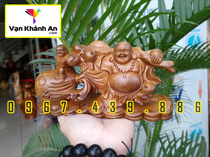 Tượng Phật Di Lặc để xe ô tô gỗ bách xanh