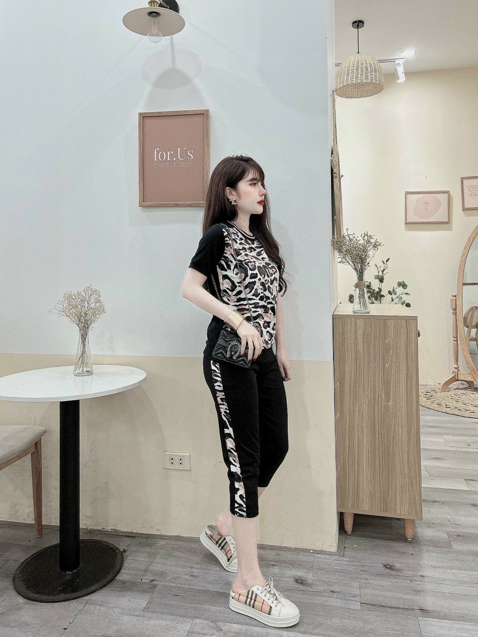 Đồ bộ lửng thun cotton họa tiết da beo (màu nâu, trắng)