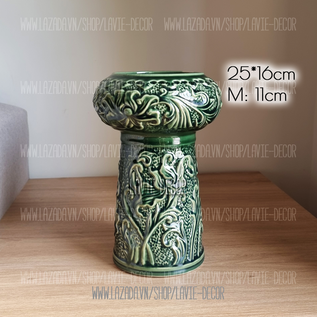 Lọ hoa gốm sứ khắc nổi men ngọc Bát Tràng