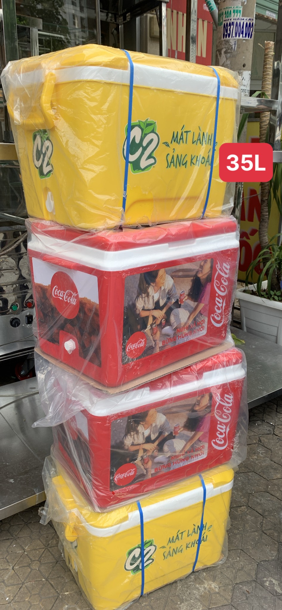 Thùng đá nhựa Duy Tân KM 35L vàng C2 / đỏ coca