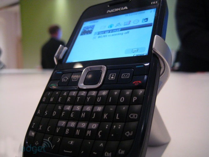 Điện thoại độc cổ Nokia e63 wifi giá rẻ tặng kèm sim 3g