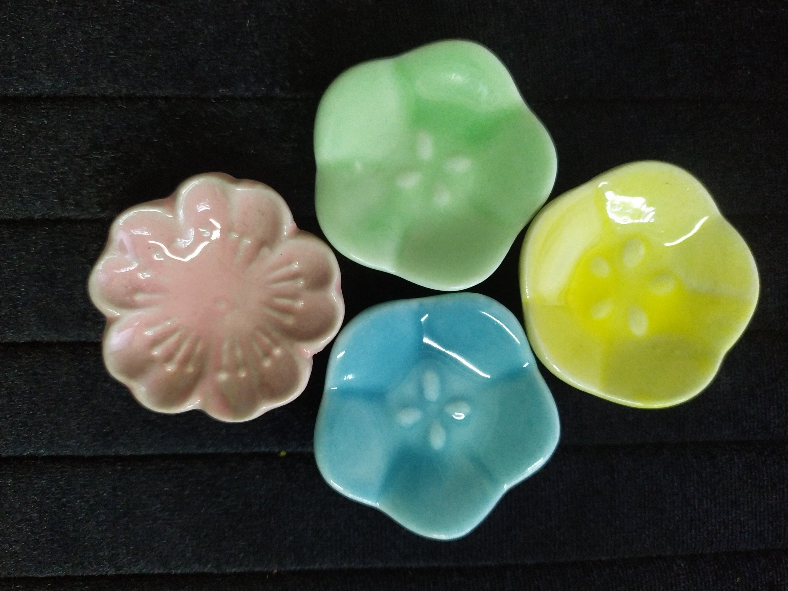 Khay đế đốt,  đựng nụ trầm (loại đế dày) - thờ cúng