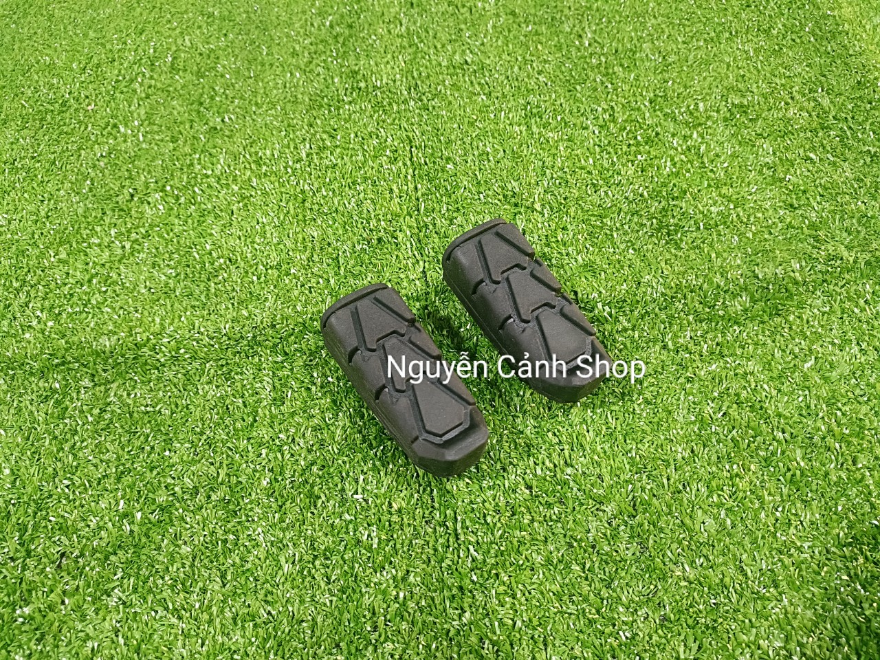 Cặp Cao Su Gác Chân Trước Xe Winner 150 V1