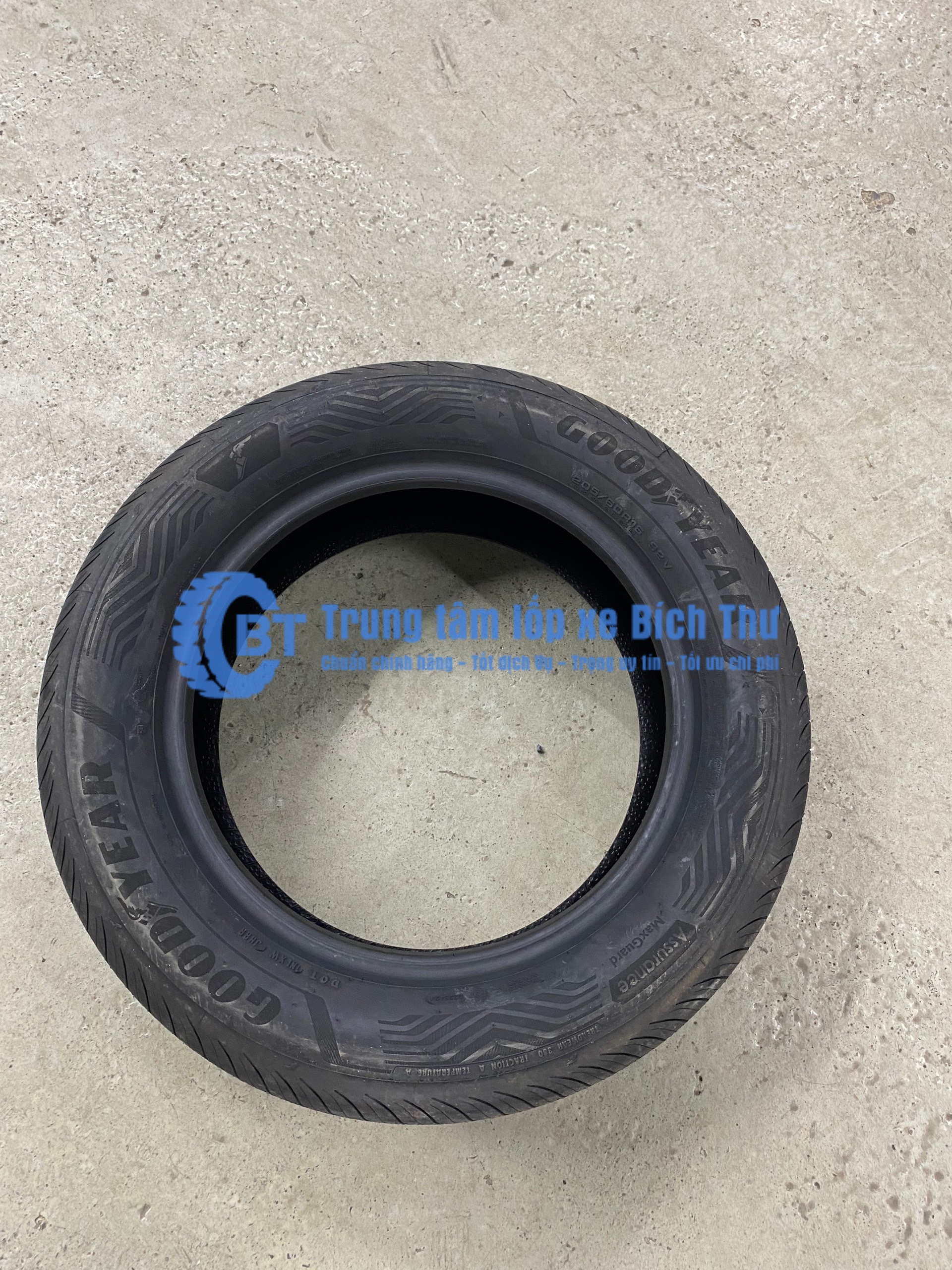 Lốp Goodyear 205/60R16 92V Assurance Maxguard