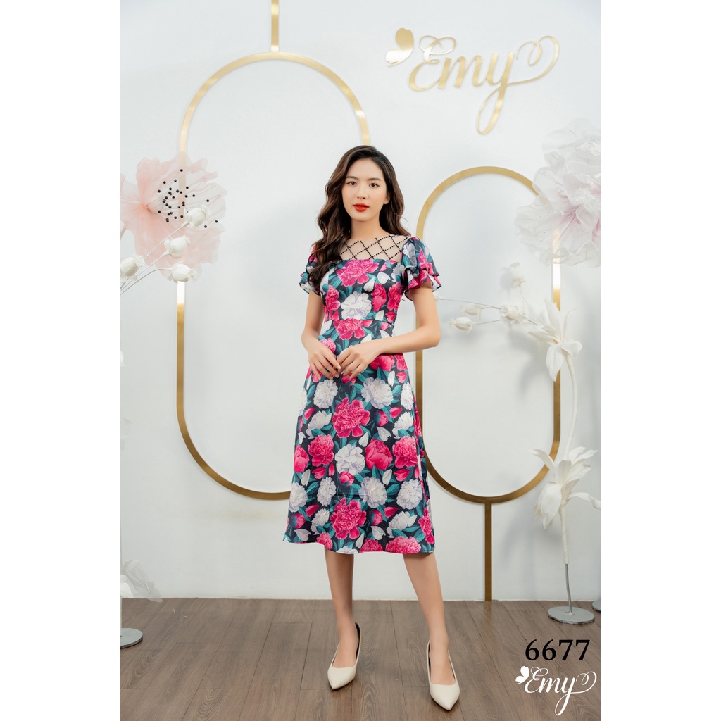 Đầm EMY EM6677 Midi Kết Hạt Phối Lưới Cổ