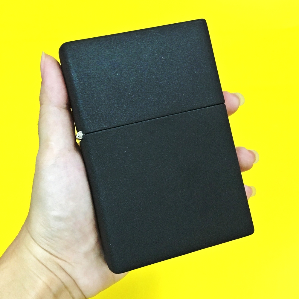 BẬT LỬA ZIPPO KHỔNG LỒ ĐEN NHÁM TRƠN (SIZE: 8CM X 11,5CM) NẶNG: 500GAM - (XÀI XĂNG)