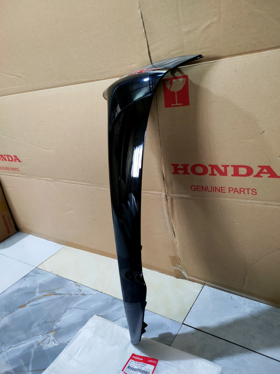 Cánh yếm trái wave alpha năm 2009 màu đen