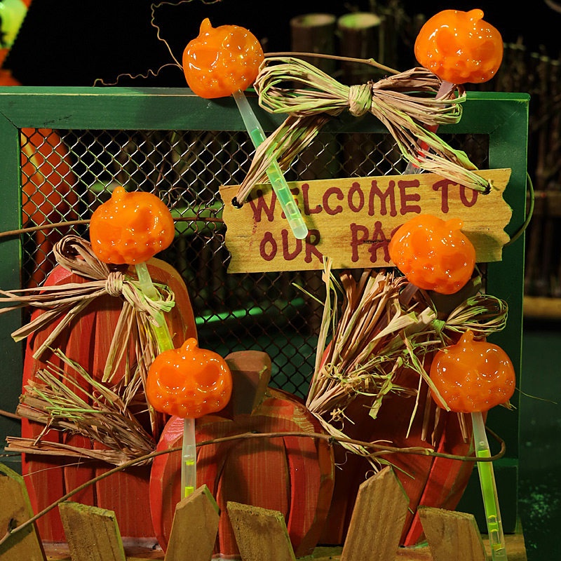 1 kẹo mút bí ngô halloween phát sáng