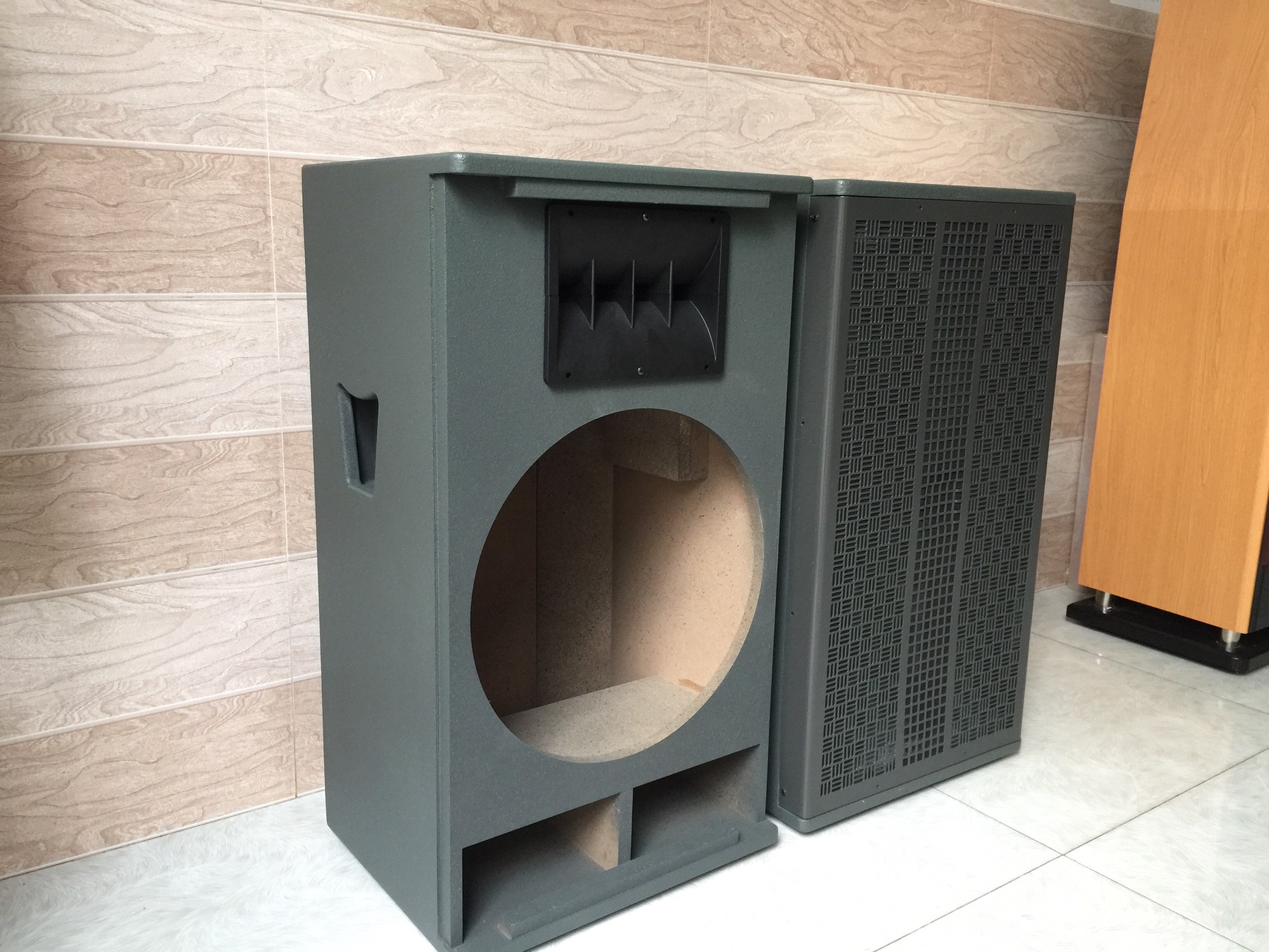 Vỏ thùng loa 4 tấc họng Array