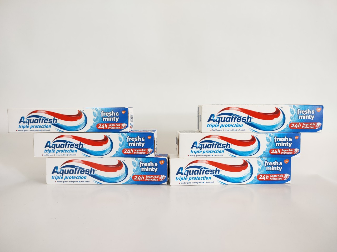 Kem Đánh Răng Aquafresh-Bạc Hà Thơm Mát 100gr