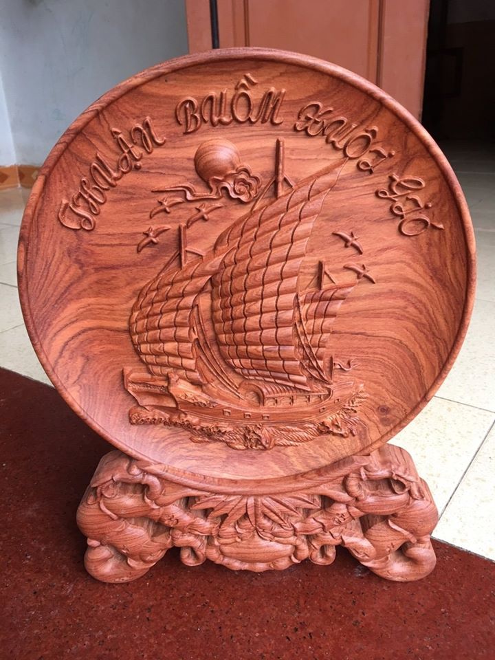 Đĩa phong thủy chữ " thuận buồm xuôi gió"