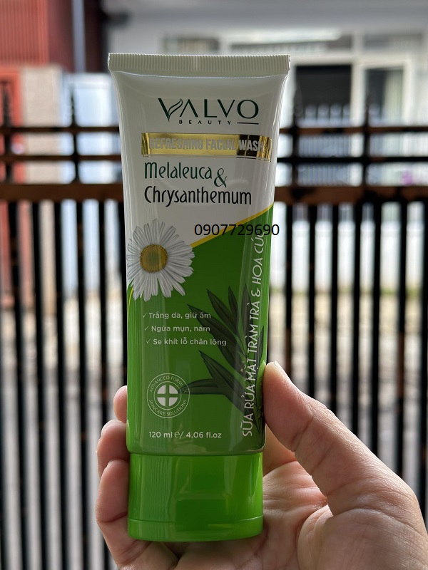 Sữa rửa mặt VALVO tràm trà hoa cúc/lựu đỏ dâu tằm/rau má và collagen 120ml