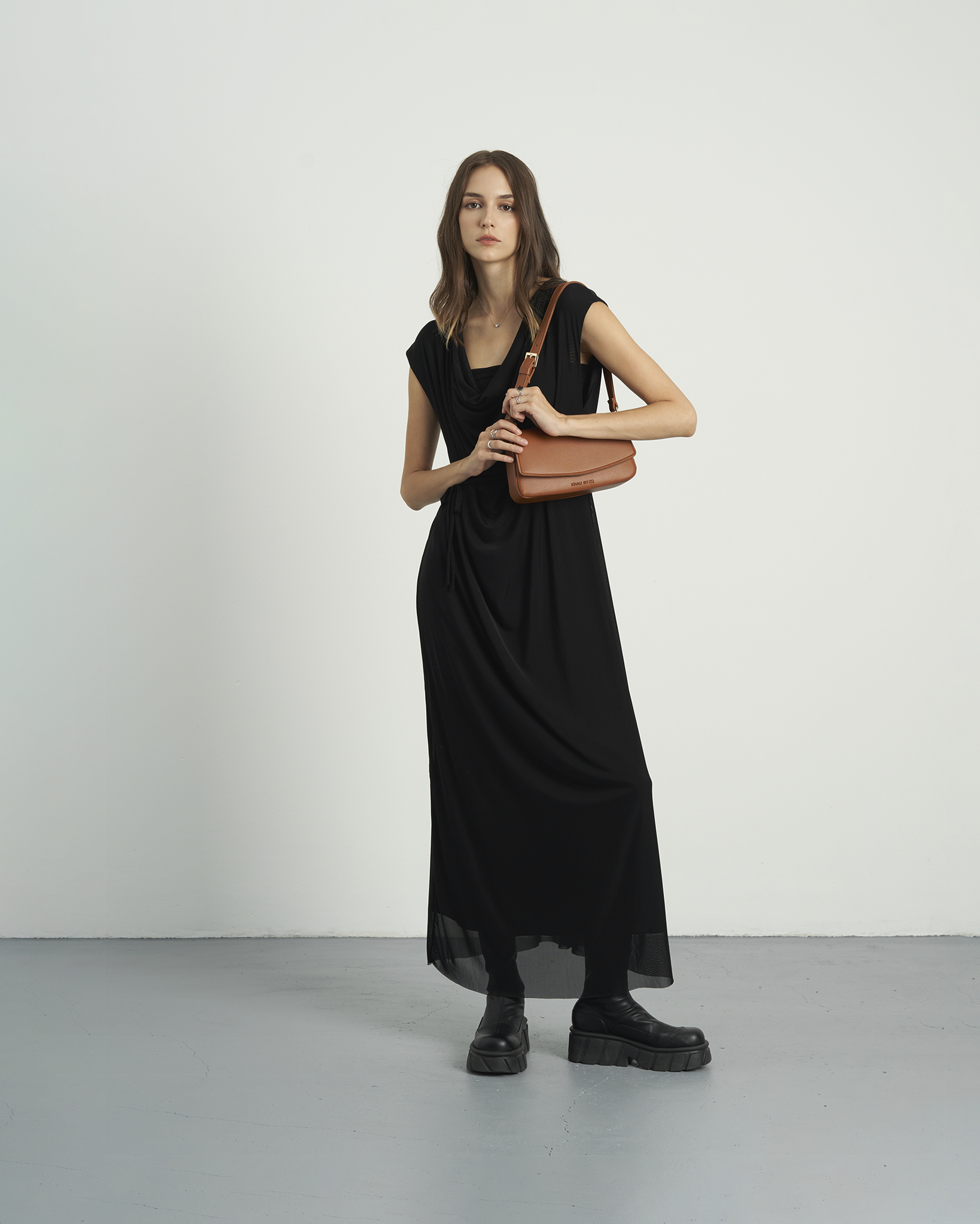 Đầm nữ maxi đen phom suông cổ đổ KHÂU BY CQ Isobelle Maxi