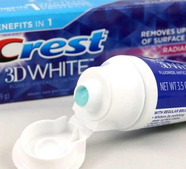 Kem Đánh Răng Giúp Làm Trắng Răng, Cho Răng Chắc Khỏe Crest 3D White Fluoride Anticavity Toothpaste 147g