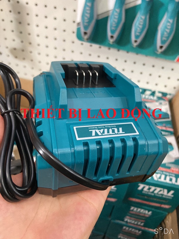 20V CỤC SẠC PIN LI-ION TOTAL - TFCLI2001