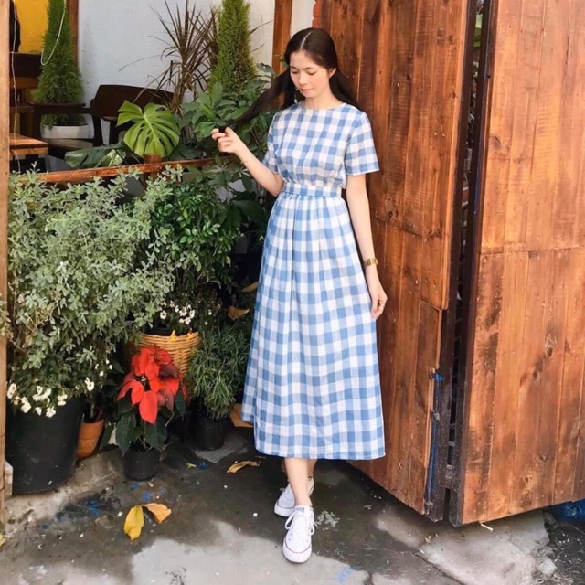 Đầm caro xanh nút sau form dài