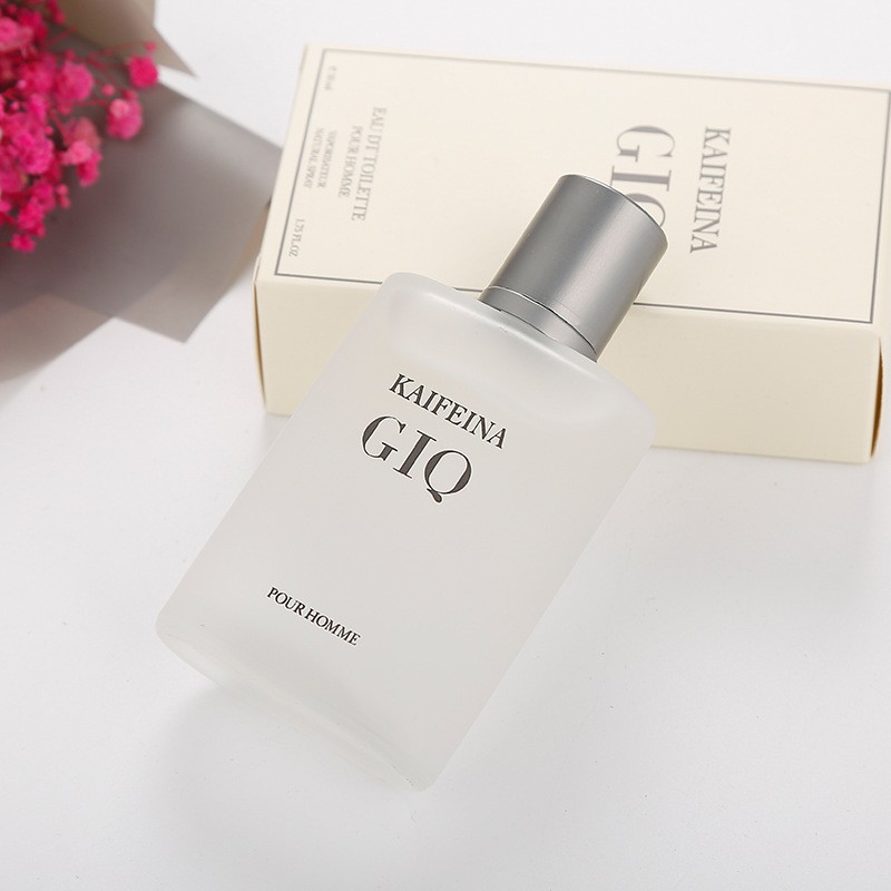 Chai nước hoa nam GIO 50ml sự hòa hợp hoàn hảo giữa mùi hương ngòn ngọt mằn mặn của nước biển và ánh nắng ấm áp mơn trớn trên làn da của bạn